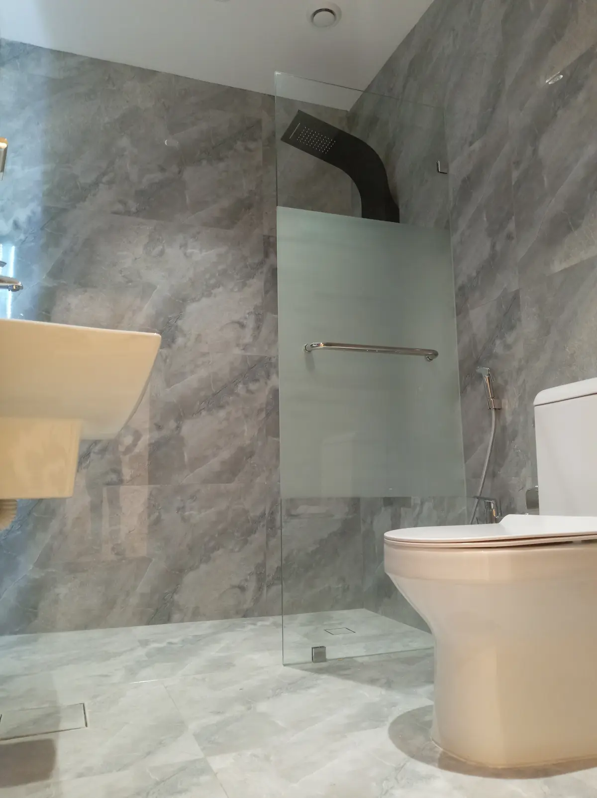 Rent Apartment in Omariya