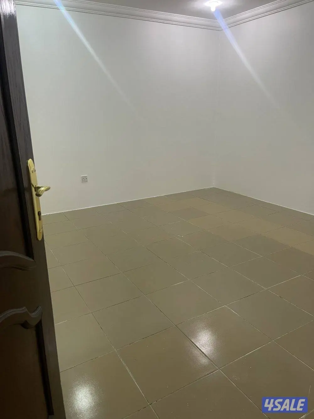 Rent Floor in Bayan