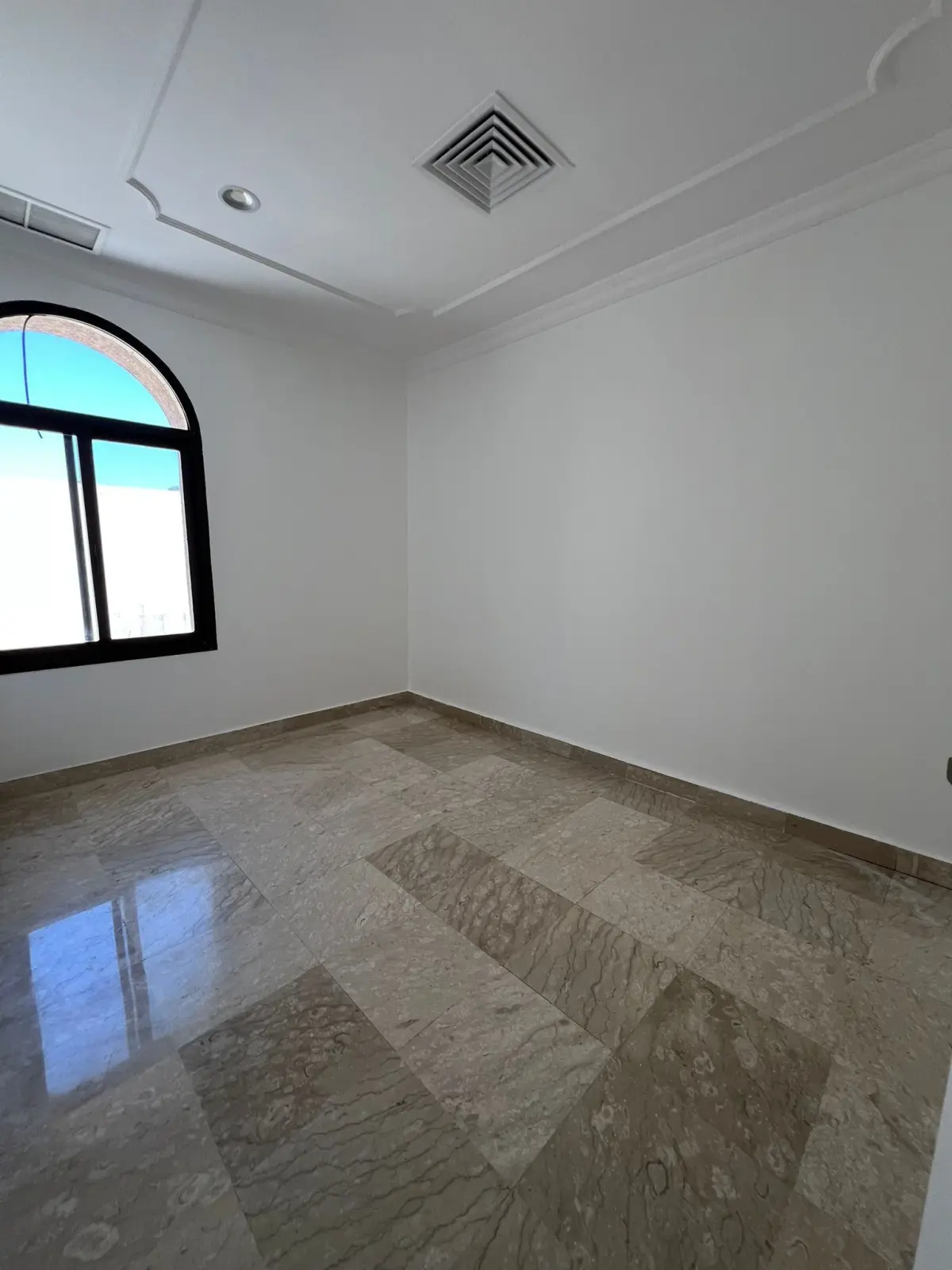 Rent Floor in Shamiya
