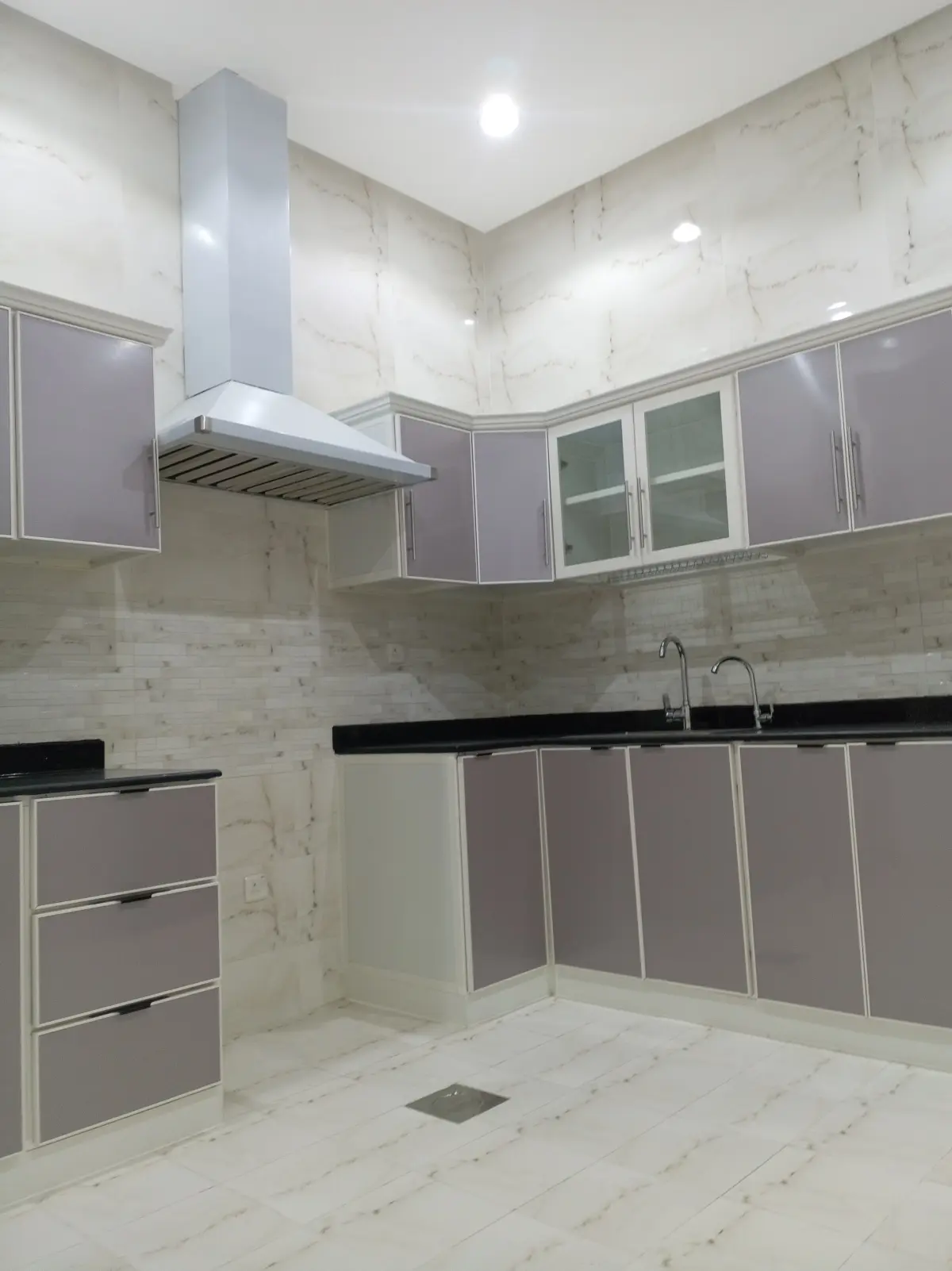 Rent Apartment in Omariya