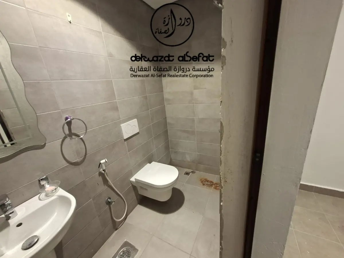 للإيجار شقة في النزهة