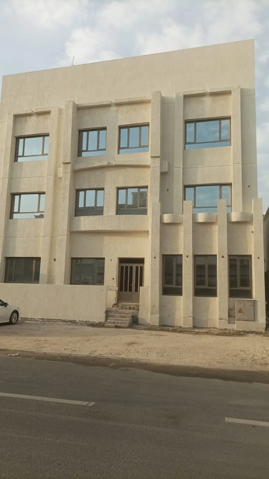 للبيع بيت في صباح الاحمد السكنية