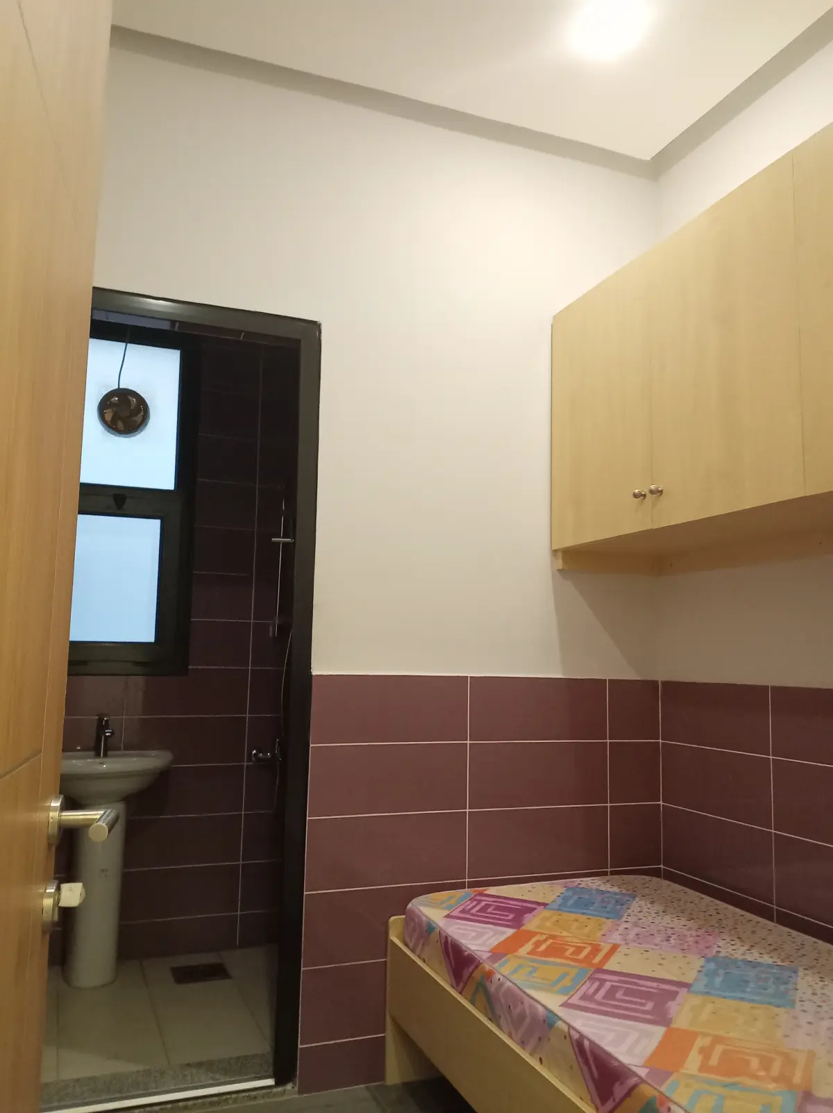 Rent Floor in Bayan
