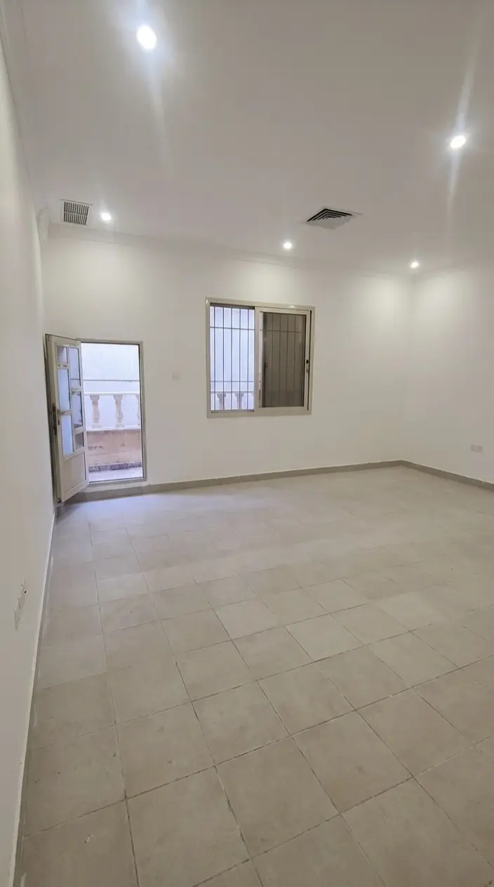 للإيجار شقة في حطين