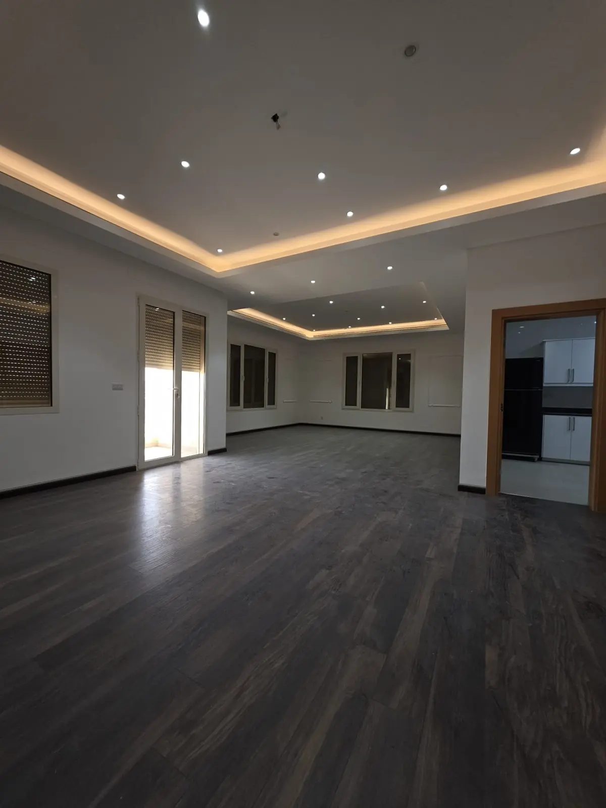 Rent Floor in Abu Fatira