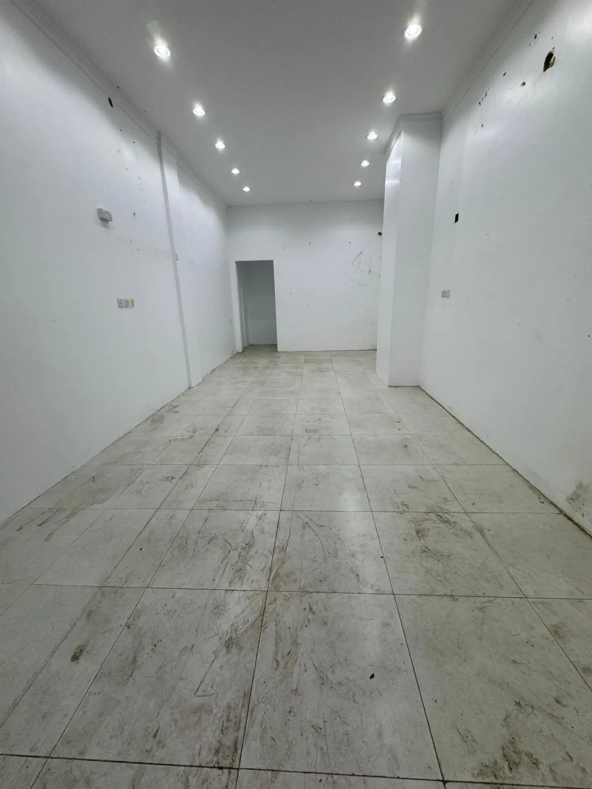 Rent Commercial in Salmiya