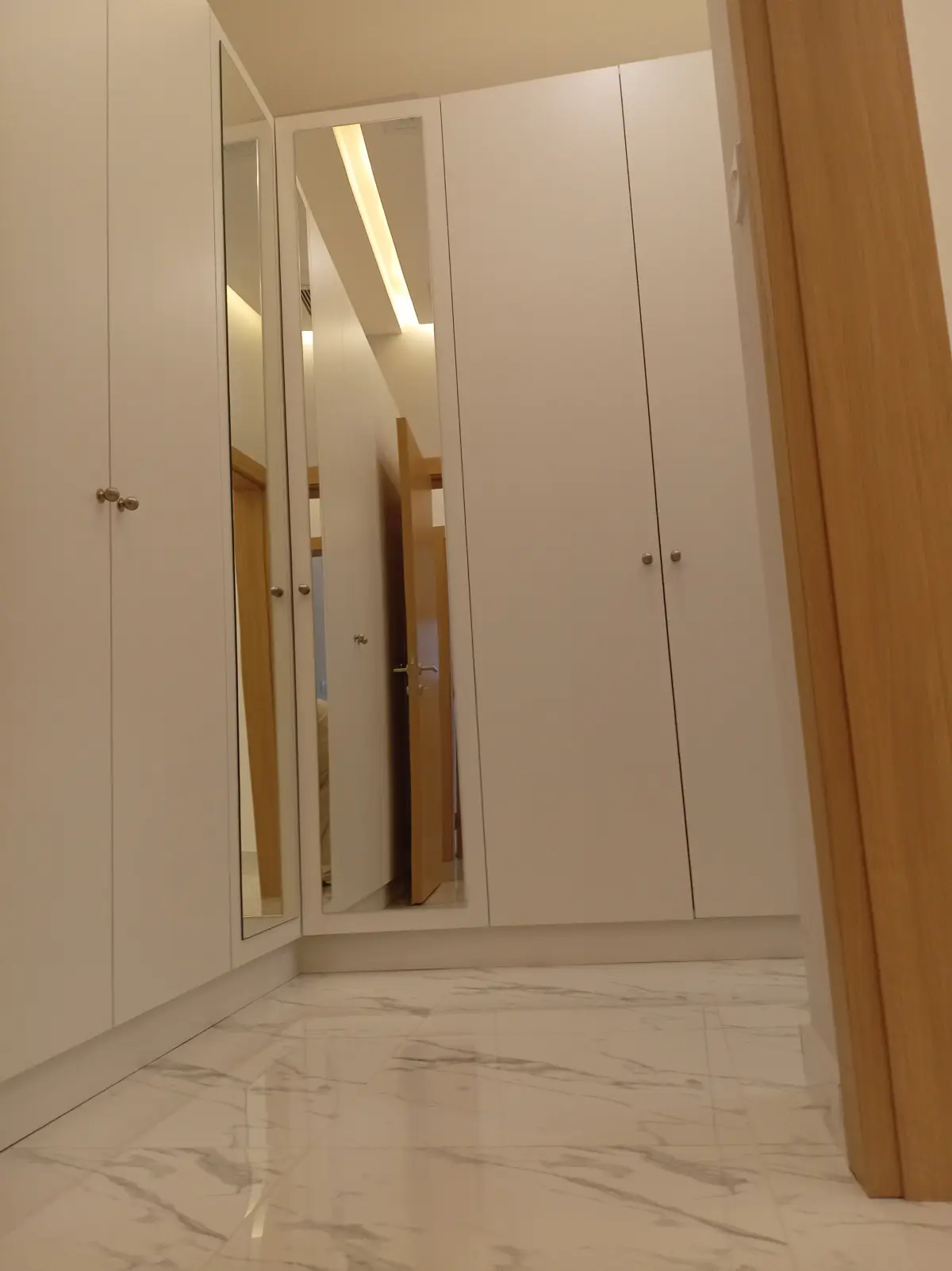 Rent Floor in Bayan