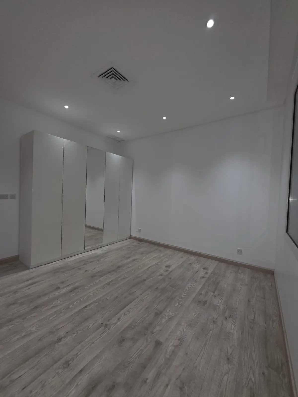 Rent Floor in Abu Fatira