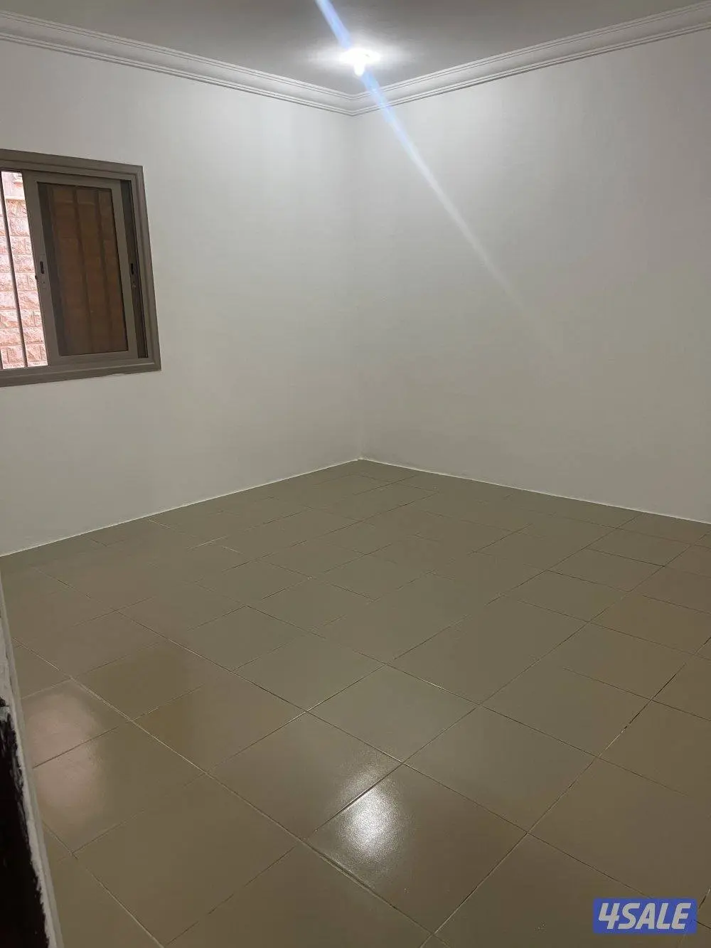 Rent Floor in Bayan