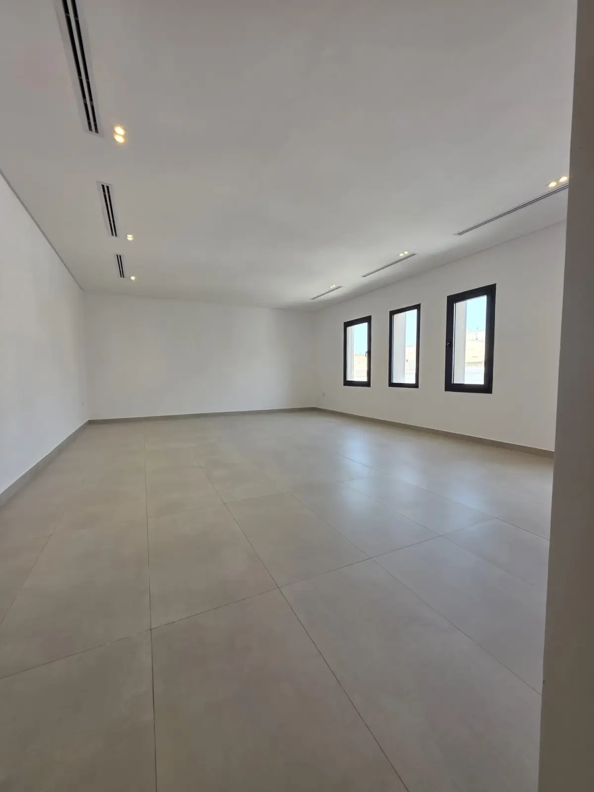 للإيجار شقة في الرميثية