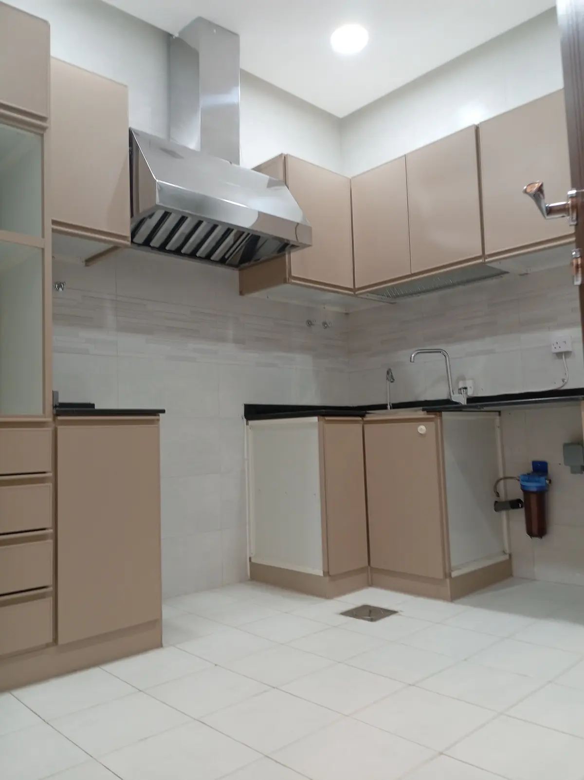 Rent Apartment in Omariya