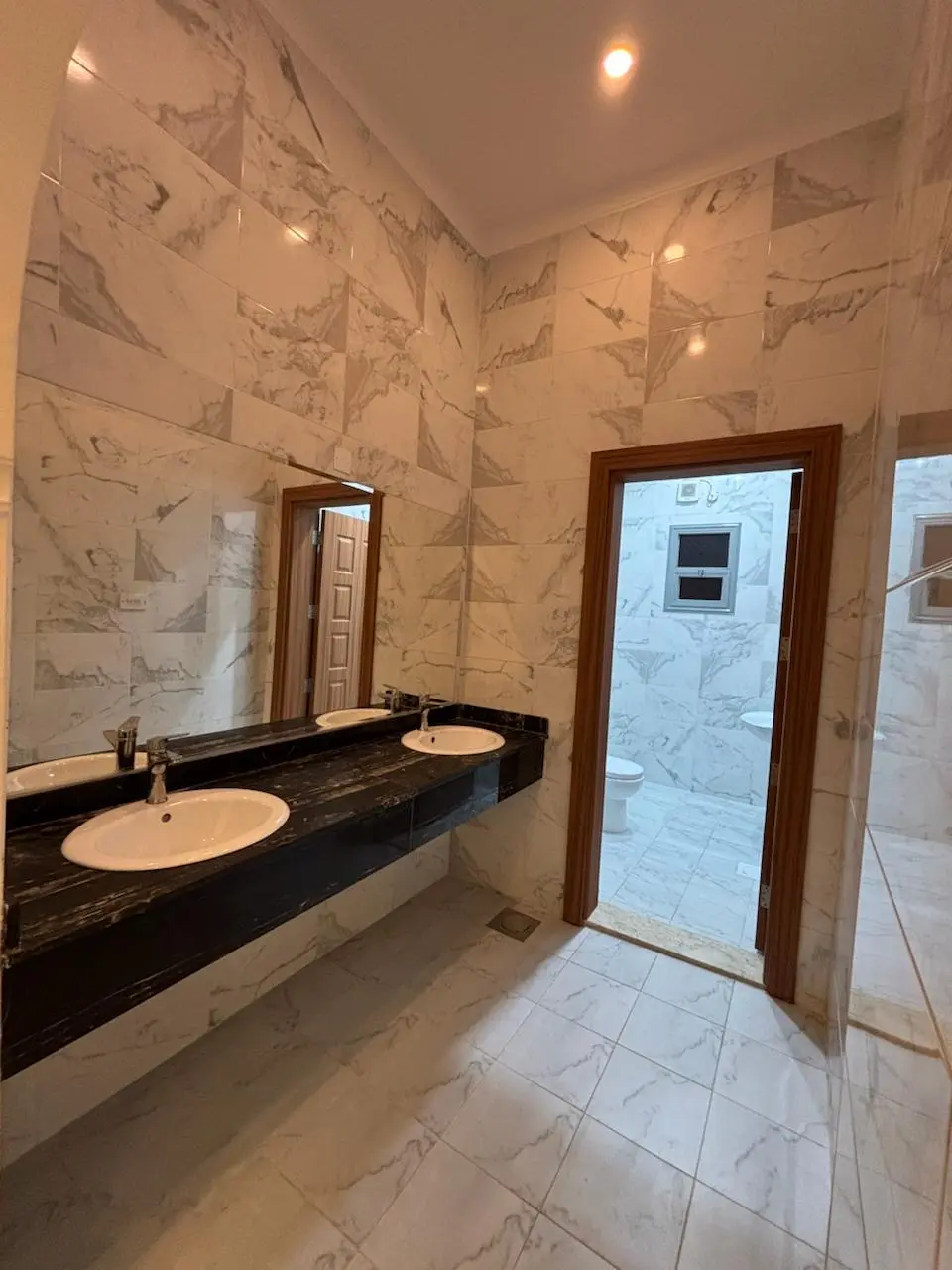 Rent Floor in Abu Fatira