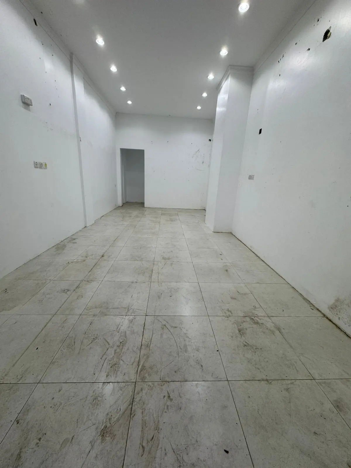 Rent Commercial in Salmiya