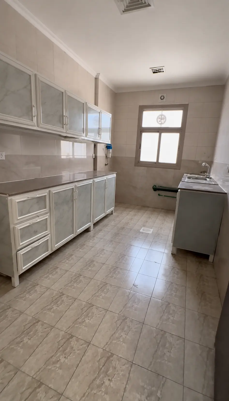 للإيجار شقة في بيان