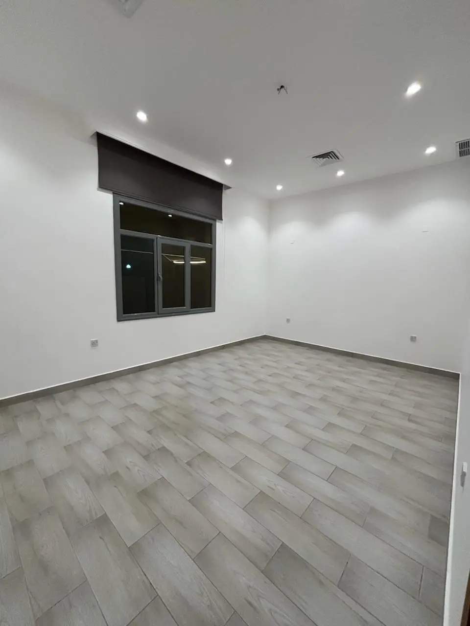 Rent Floor in Abu Fatira