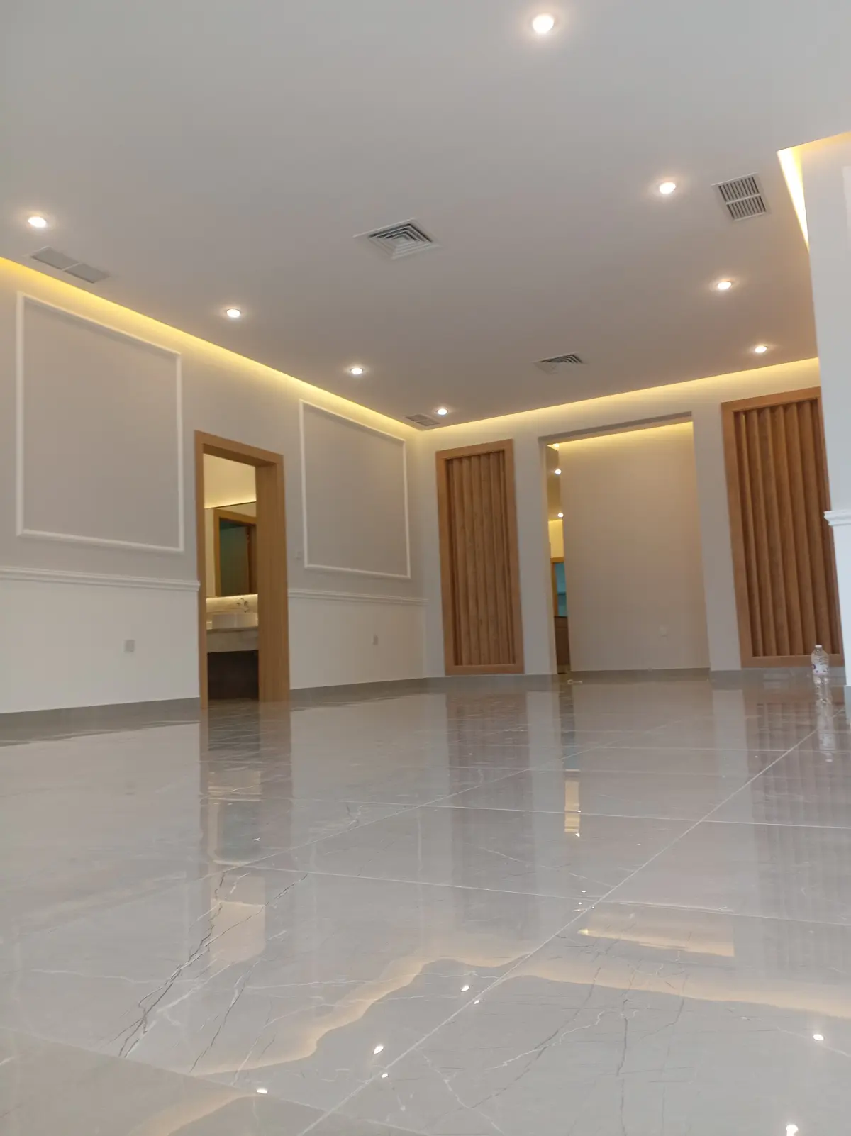 Rent Floor in Bayan
