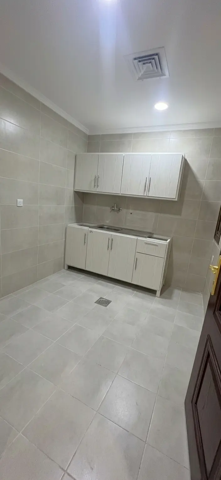 Rent Apartment in Salmiya