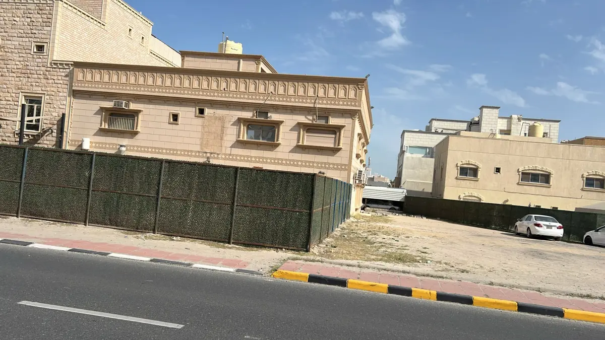 Sale House in Adan